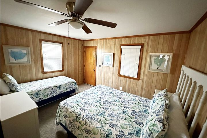 Room 32 of 123