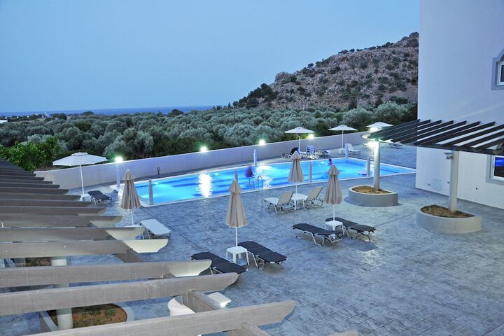 Hotel with Pool
