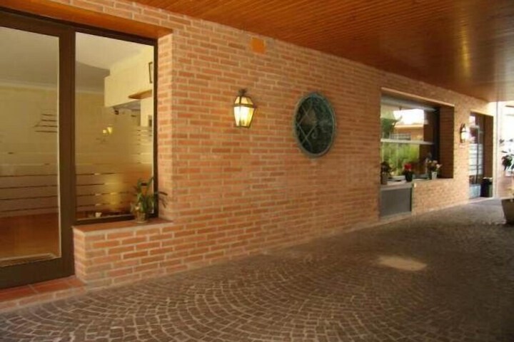 Hotel 74 of 81