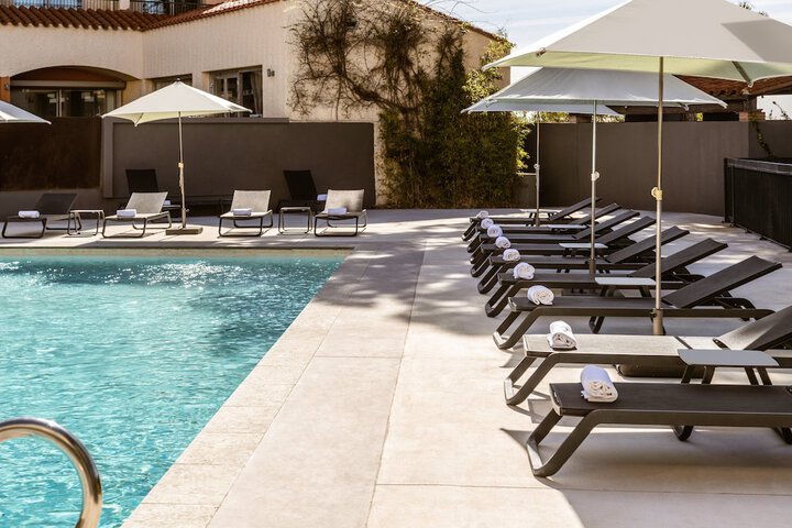 Pool 38 of 65