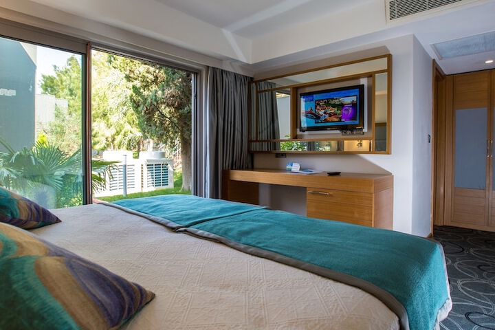 Room 15 of 152