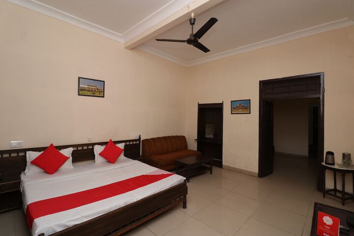 Room 27 of 52