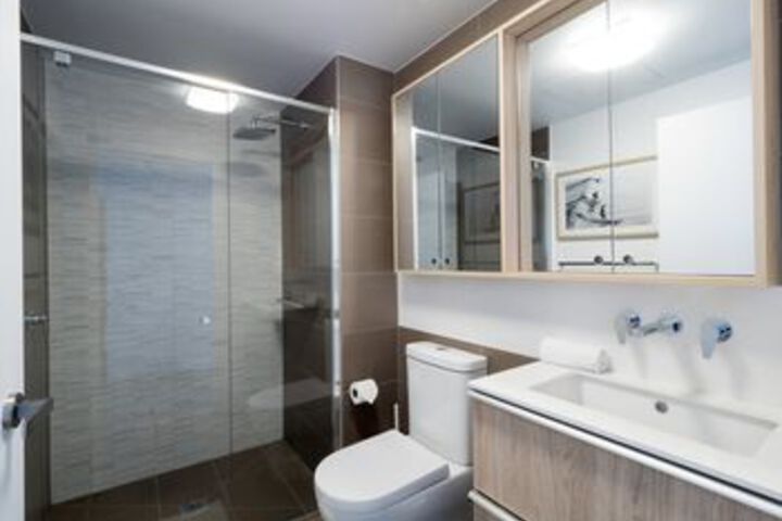 Room 2 of 37