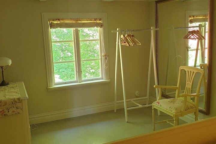 Room 4 of 15
