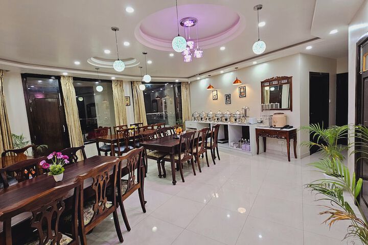 Dining 57 of 77