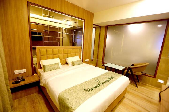 Room 15 of 28