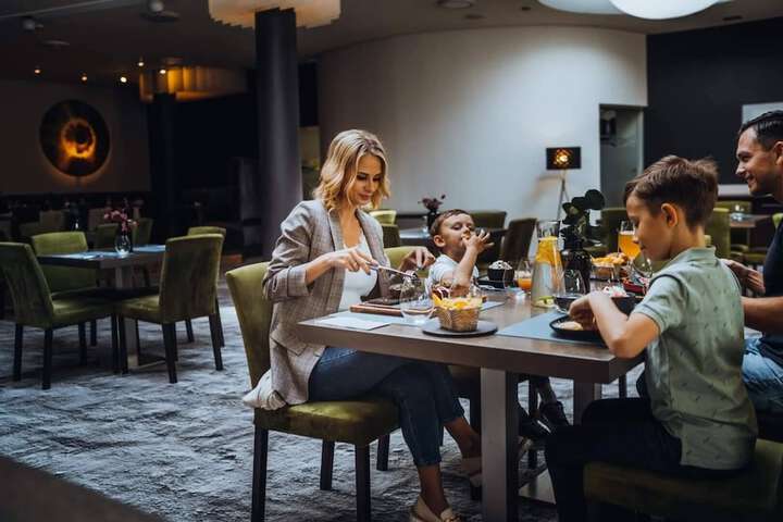 Dining 141 of 176