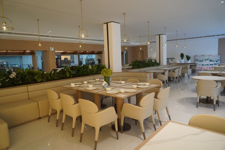 Dining 94 of 163