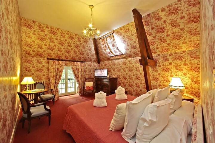 Room 5 of 83