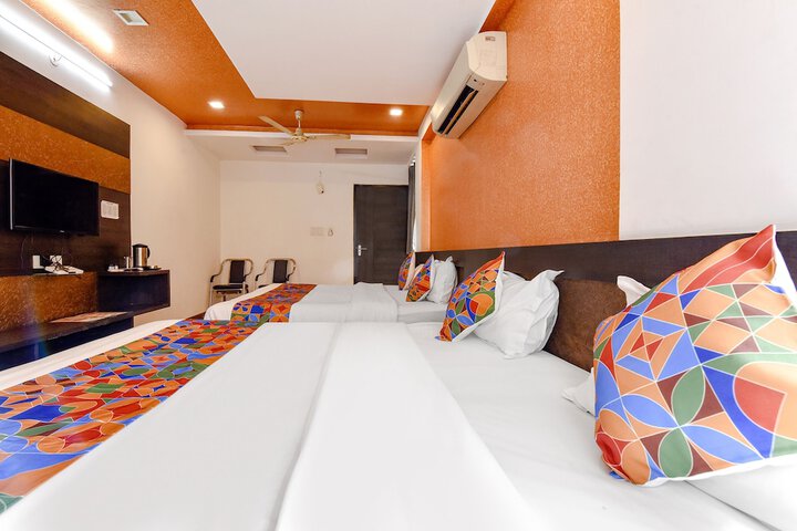 Room 15 of 28