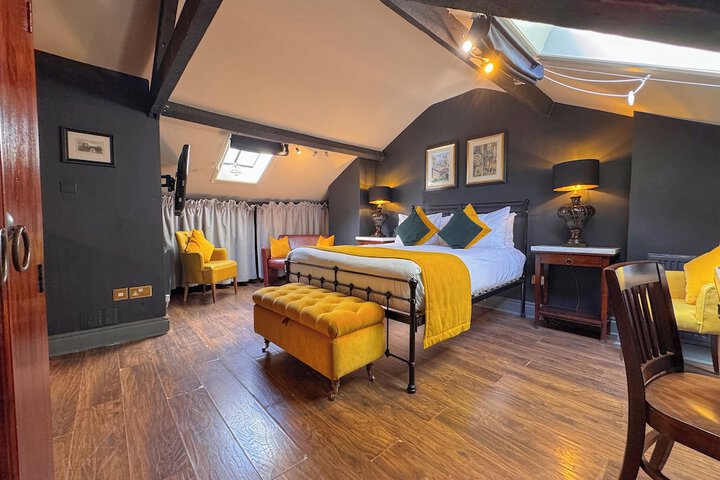 Room 5 of 34