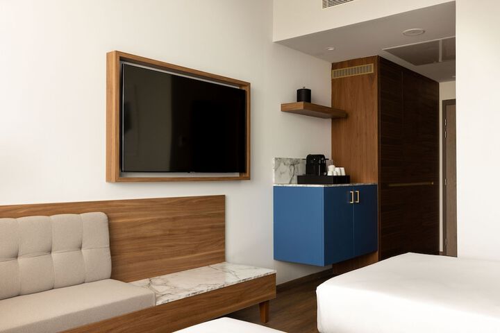 Room 17 of 60