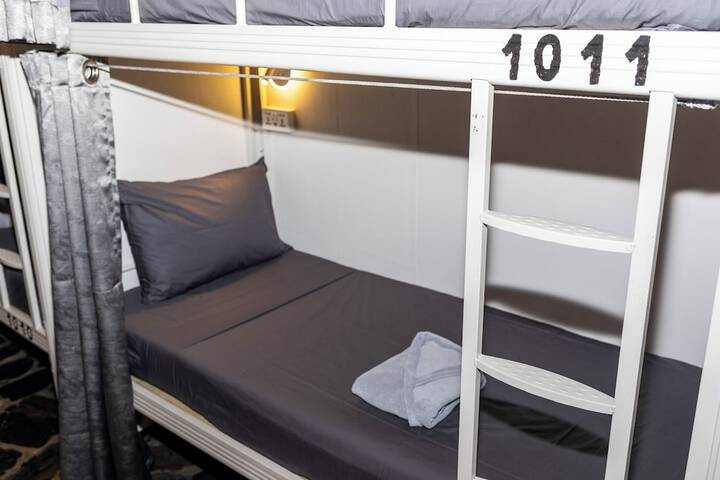 Room 16 of 96