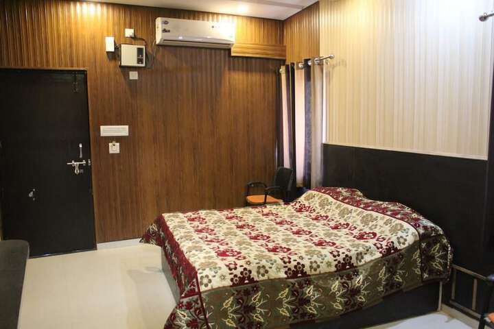 Room 6 of 23