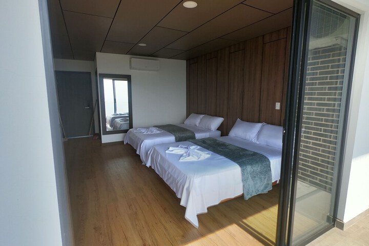 Room 8 of 41