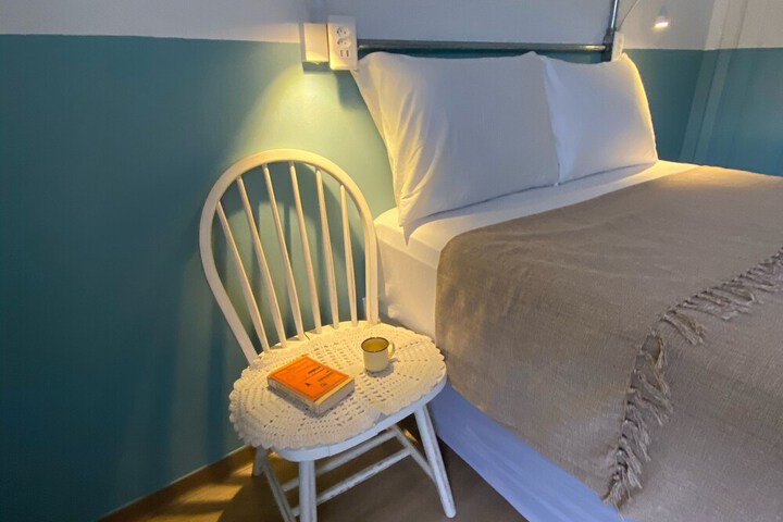 Room 32 of 71
