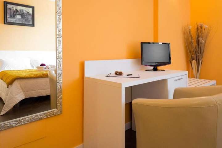 Room 10 of 39