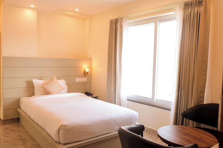 Room 2 of 8
