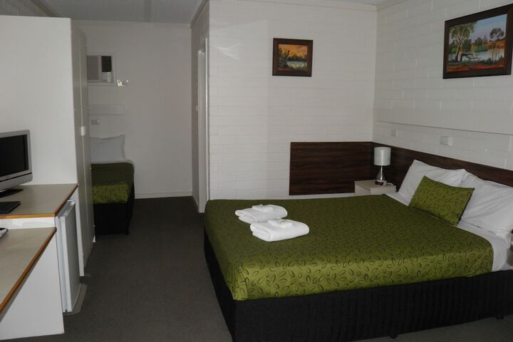 Room 11 of 53