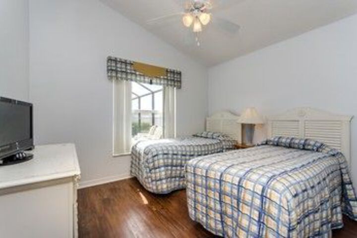 Room 9 of 25