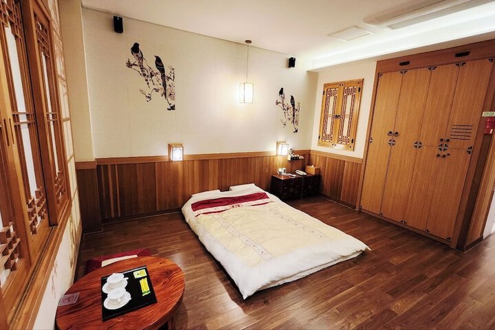 Room 76 of 97