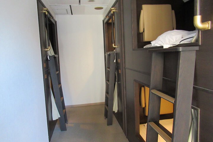 Room 16 of 64