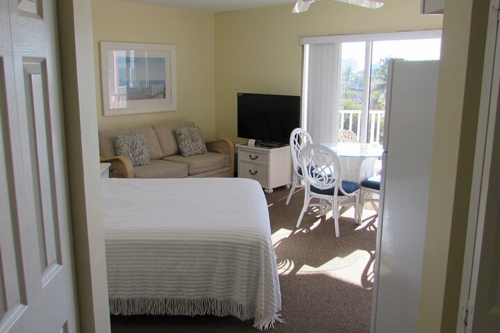 Room 53 of 229