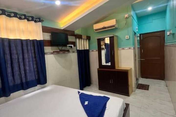 Room 2 of 18