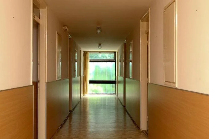 Room 10 of 14