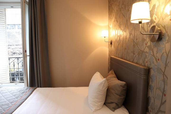 Room 12 of 49