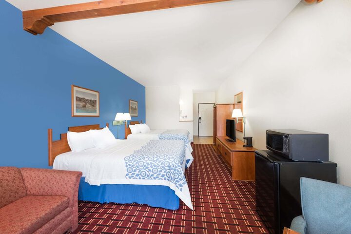Room 7 of 27
