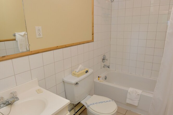Room 40 of 49