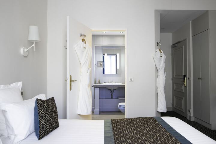 Room 43 of 74