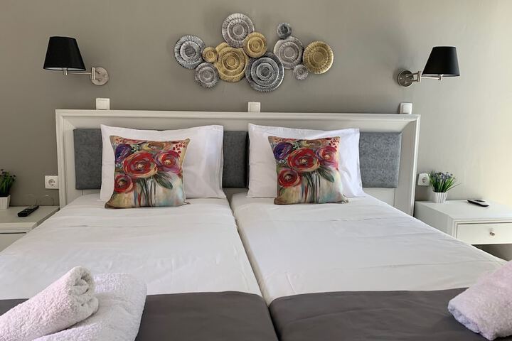 Room 33 of 35