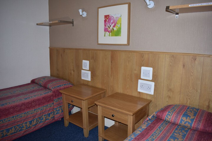 Room 19 of 40