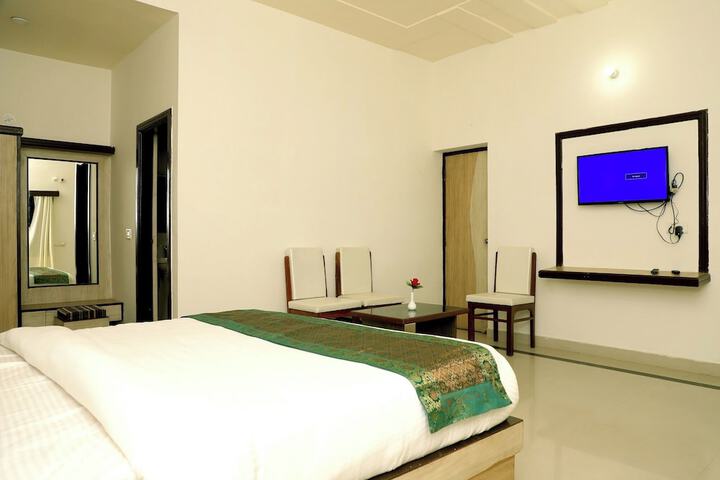 Room 5 of 7
