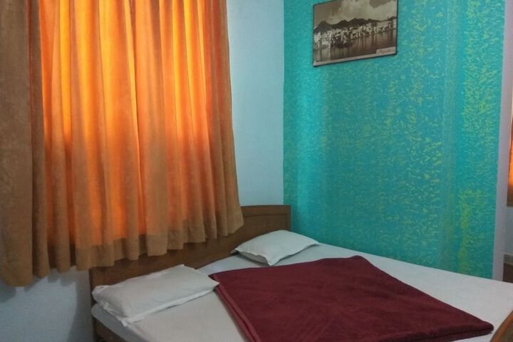 Room 11 of 36