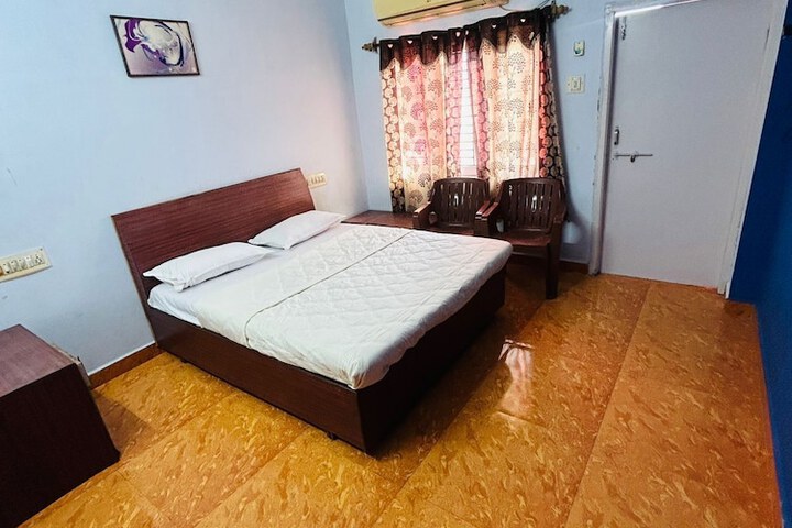 Room 7 of 14
