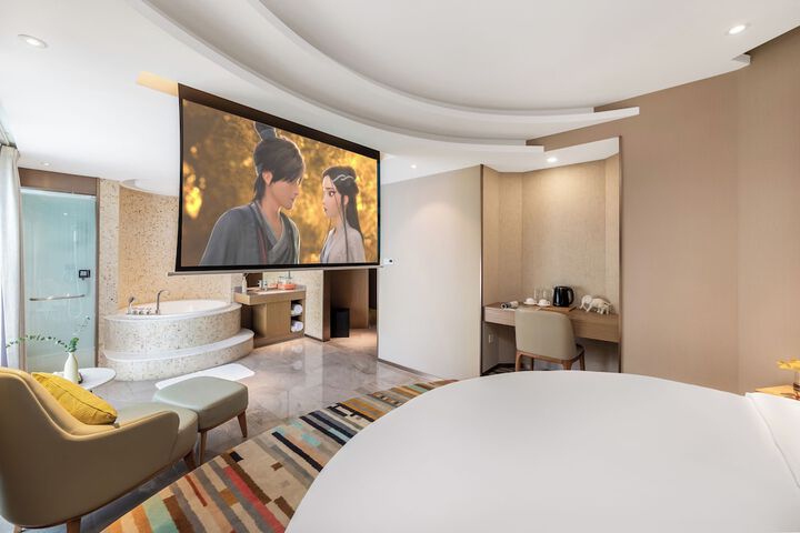 Room 8 of 36