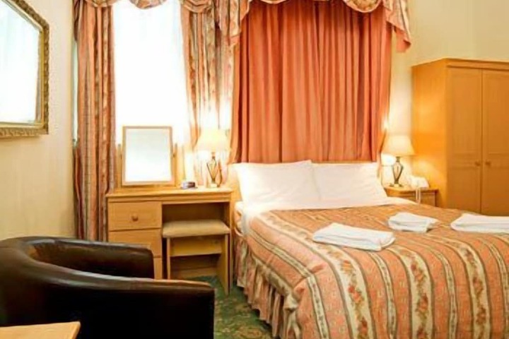 Room 5 of 45