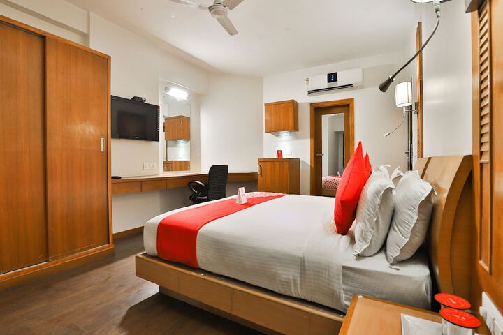 Room 13 of 30