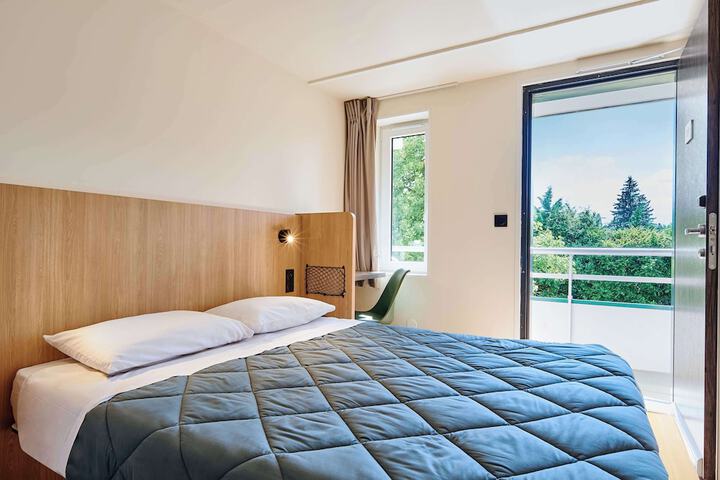Room 4 of 26