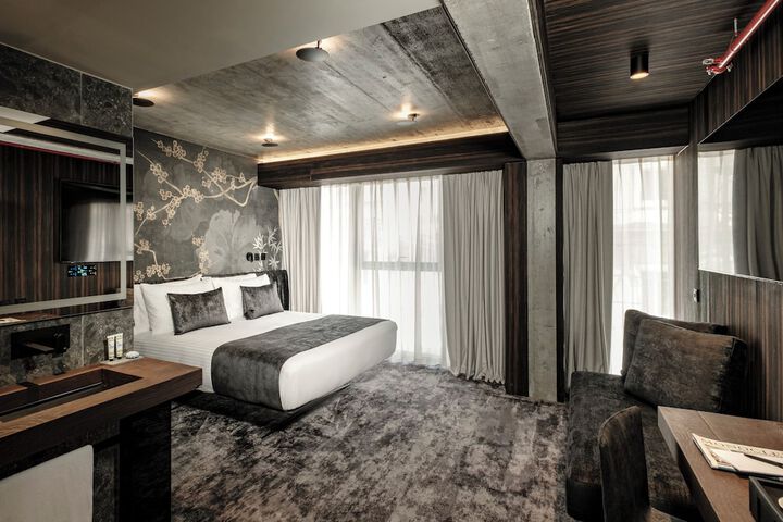Room 17 of 53