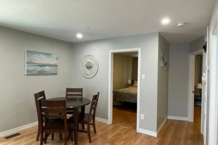 Room 9 of 14