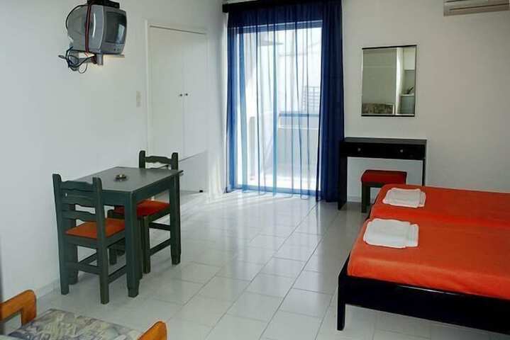 Room 26 of 38
