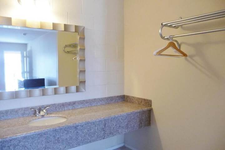 Room 15 of 27