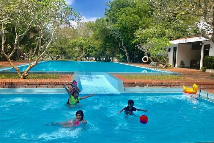Pools & Facilities