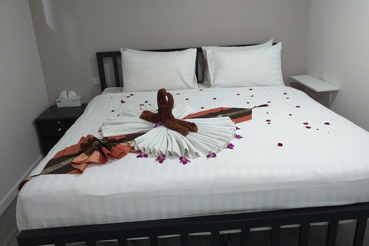 Room 18 of 83