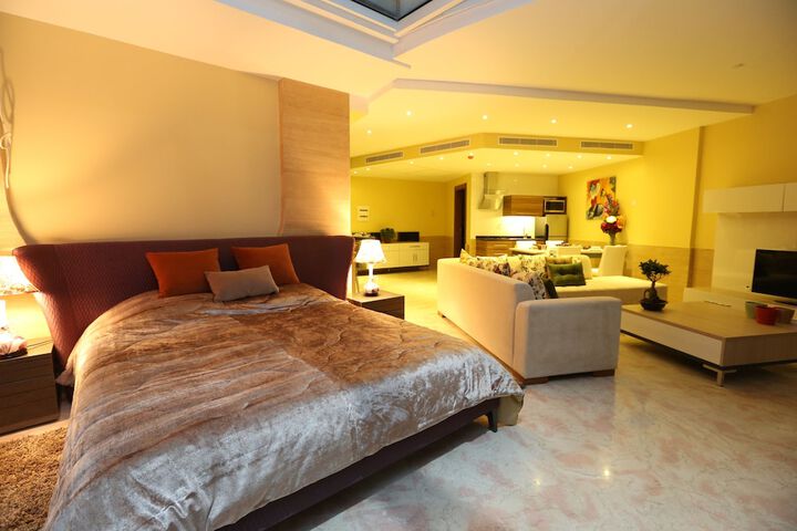 Room 12 of 53