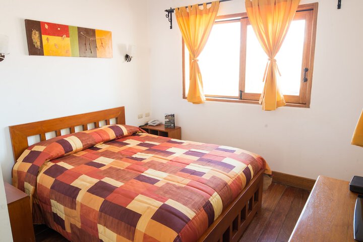 Room 25 of 77